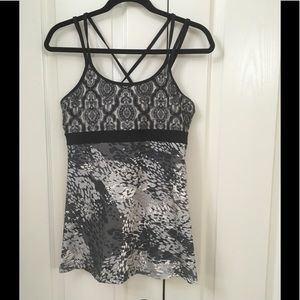 PrAna Yoga  Breathe Paisley and Animal Top SZ M